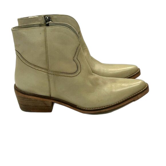 Vintage Foundry Co Boots Women’s Size 7.5 Color Cream Western Design 2.75”H Heel - Picture 6 of 11